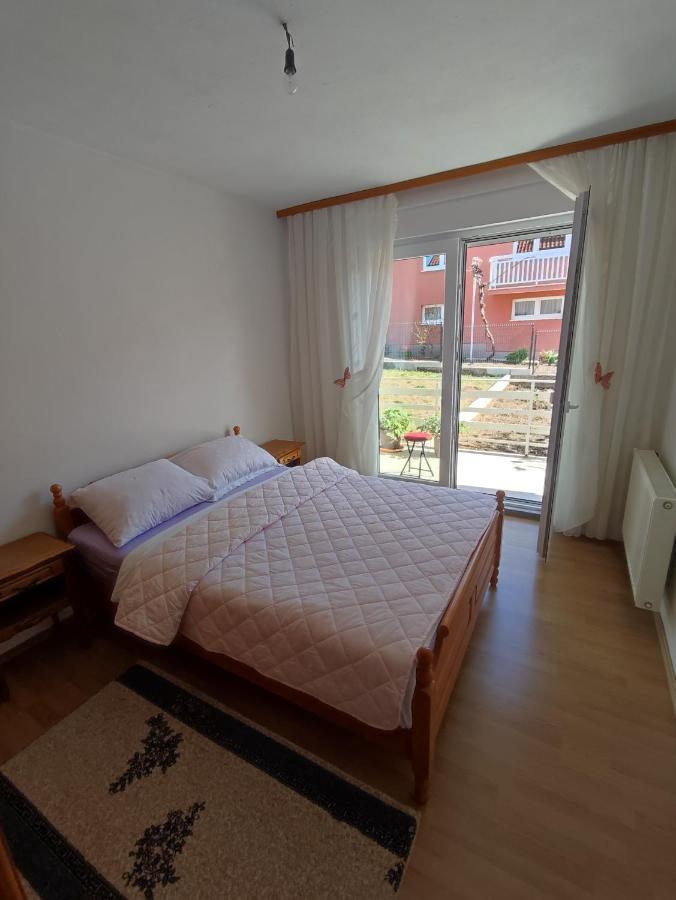 Apartman Bor Ливно Екстериор снимка