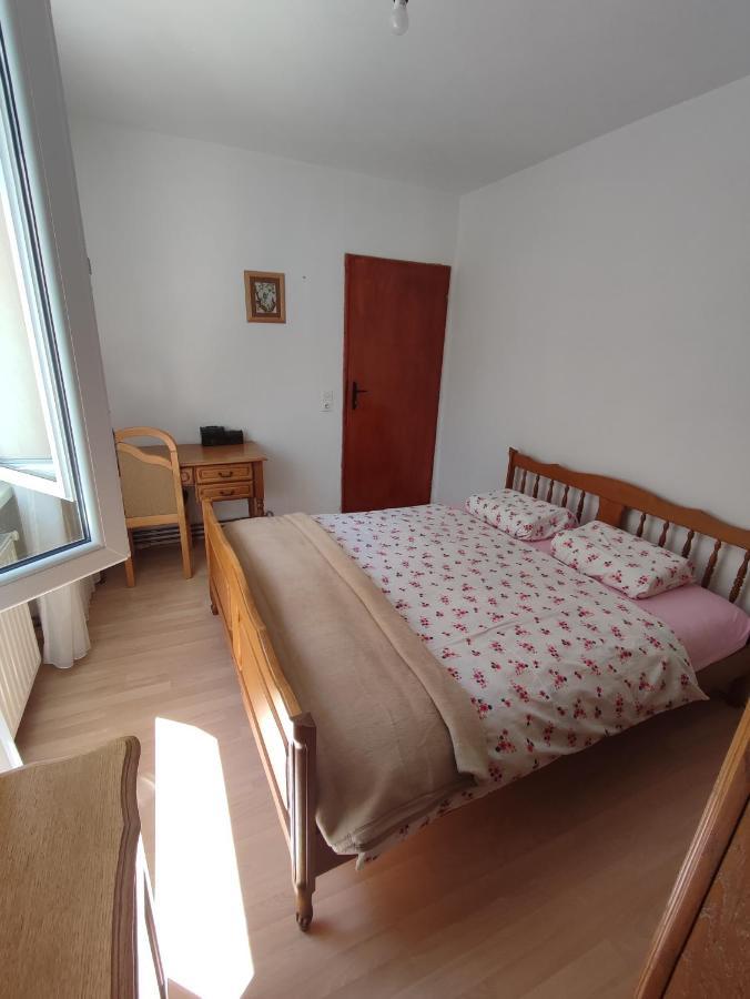 Apartman Bor Ливно Екстериор снимка
