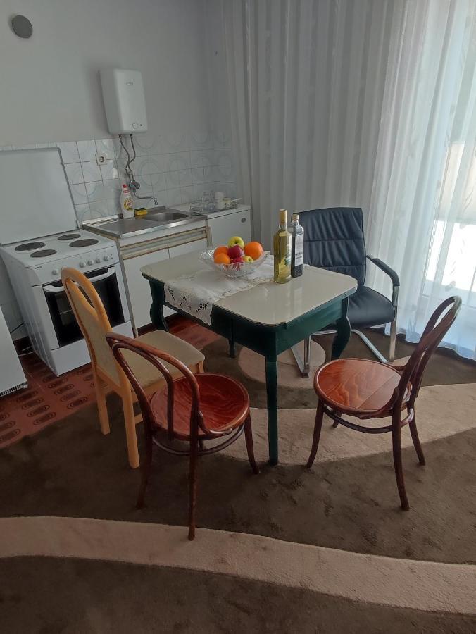 Apartman Bor Ливно Екстериор снимка