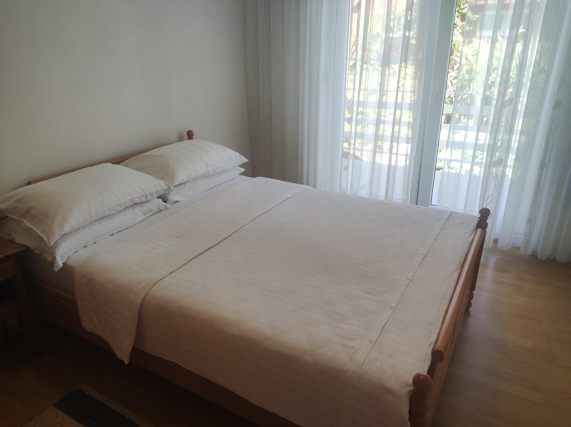 Apartman Bor Ливно Екстериор снимка