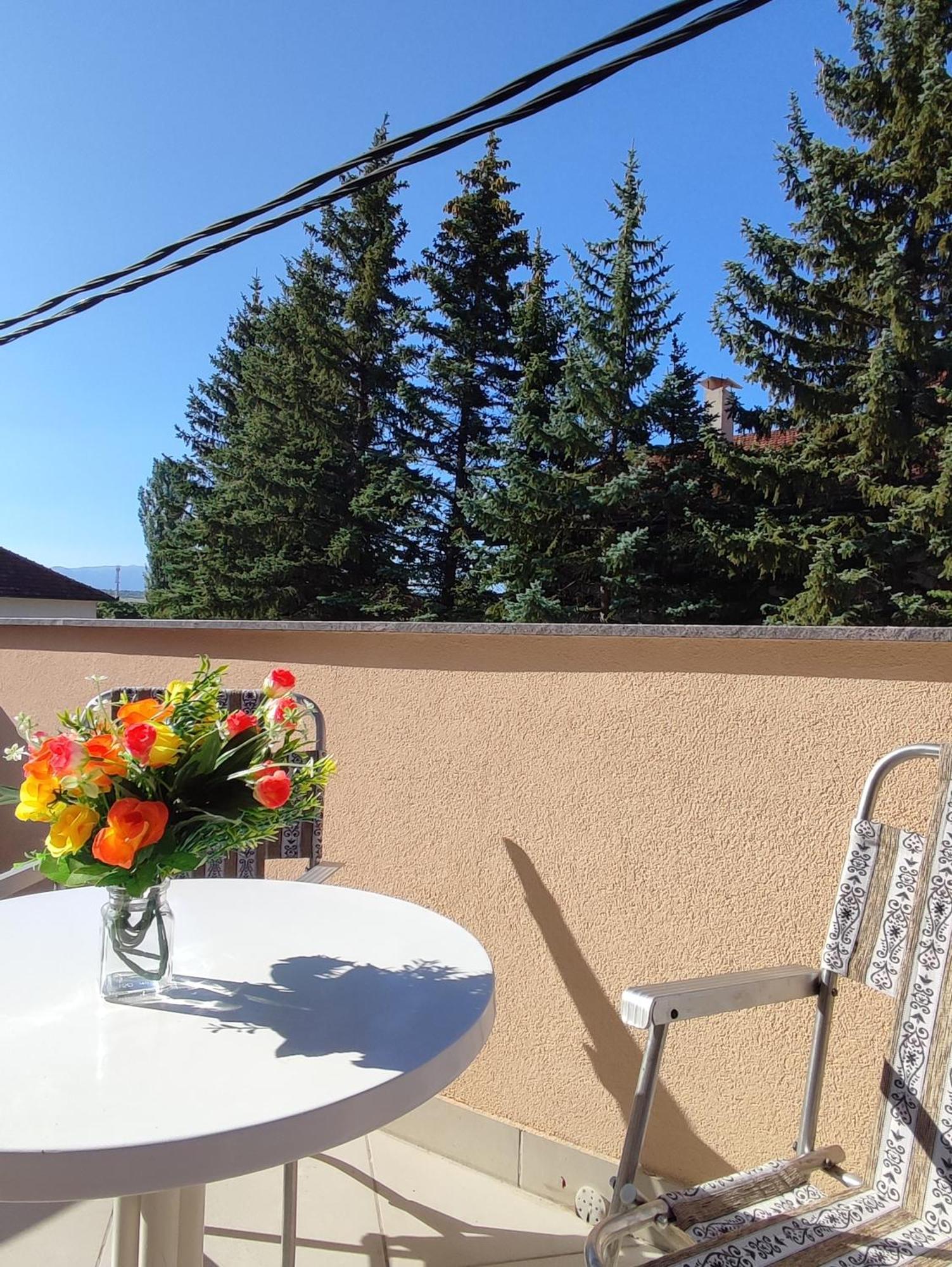 Apartman Bor Ливно Екстериор снимка